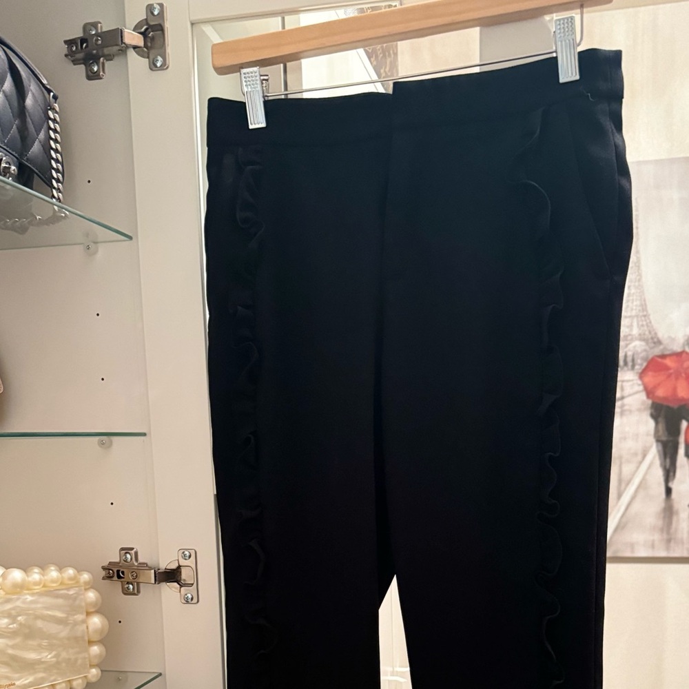 Zara Ruffled Black Capri Pants - Picture 6 of 6